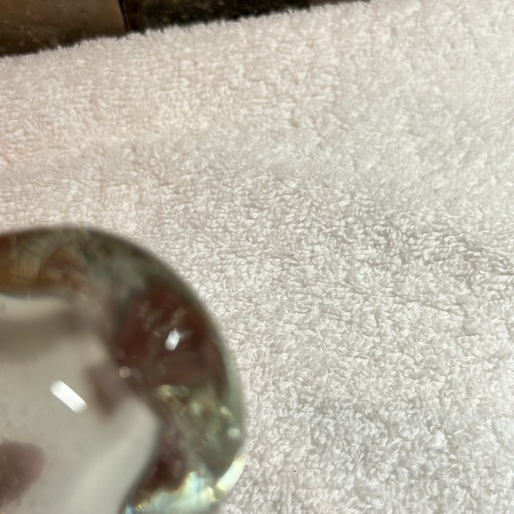 Glass Apple paperweight - Picture 5 of 5